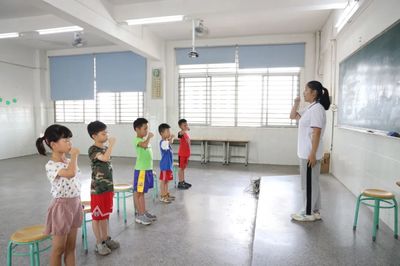 中堂“暑假校內(nèi)托管服務(wù)”正式開班，解決“看護(hù)難”問題